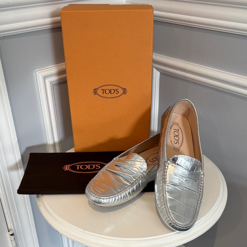 TOD's Gommino Croc-Embossed Metallic Leather Loafer